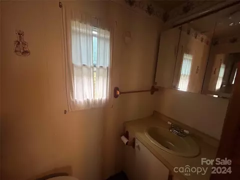 Bath - 413 E 22nd St, Kannapolis, NC 28083 photo 1 of 3
