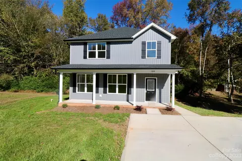 1024 Woodlark Ct, Gastonia, NC 28056