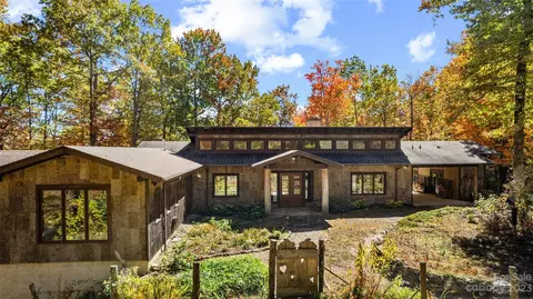 425 Speckled Trout Run, Brevard, NC 28712