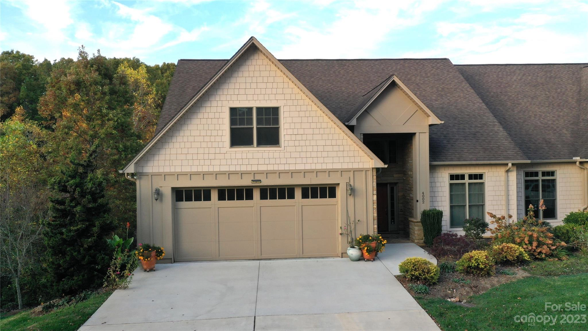 4002 Stadler Ne Dr NE