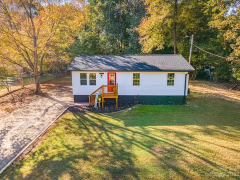 1906 Cloaninger Ave, Statesville, NC 28625