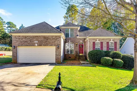 13330 Edgetree Dr, Pineville, NC 28134