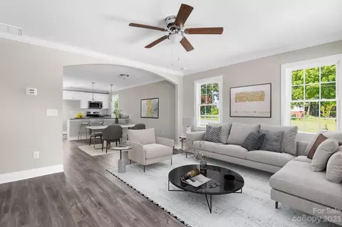 2557 Snow Creek Rd, Hickory, NC 28601