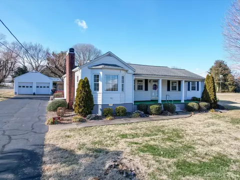131 Ivanhoe Ln, Statesville, NC 28625