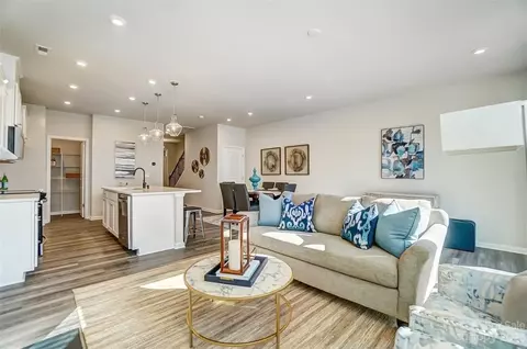 4421 Iron Oak 338adriana Ln #338/ADRIANA, Charlotte, NC 28269