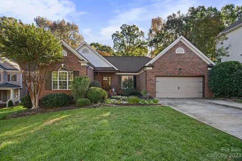 8505 Brentford Ct, Waxhaw, NC 28173