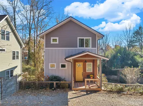 46 Sand Hill Rd, Asheville, NC 28806