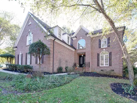 3220 Twelve Oaks Pl, Charlotte, NC 28270
