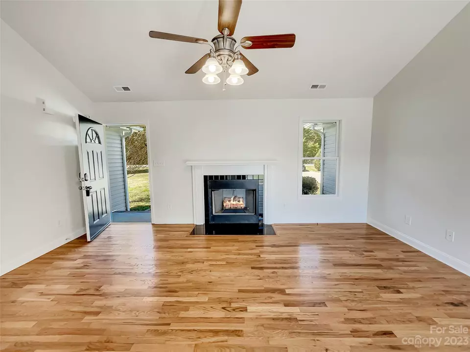 2073 Highway 557, Clover, SC 29710 18 Photos Movoto