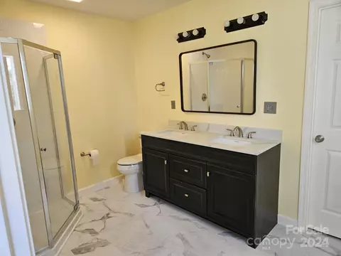 Bath - 125 Diamond Loop, Rutherfordton, NC 28139 photo 1 of 4