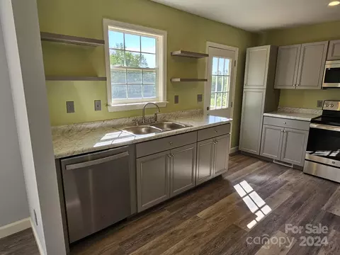 Kitchen - 125 Diamond Loop, Rutherfordton, NC 28139 photo 3 of 4