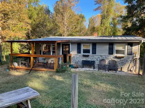 3274 N Maple St, Connelly Springs, NC 28612