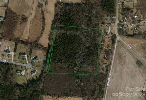 3579 Old Catawba Rd, Claremont, NC 28610