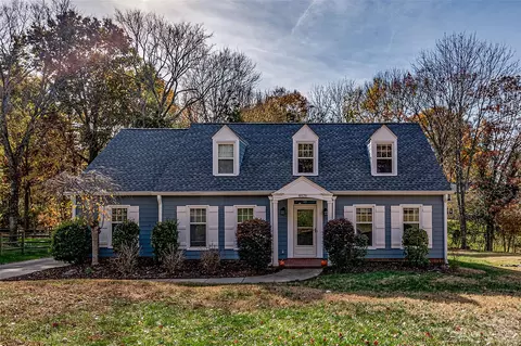 4626 Bournewood Ln, Charlotte, NC 28226