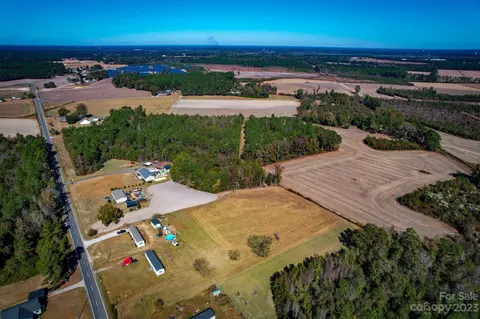 000 Rozier Siding Rd, Saint Pauls, NC 28384