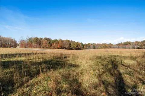 71 Scott Meadows Dr, Asheville, NC 28806