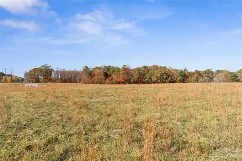 79 Scott Meadows Dr, Asheville, NC 28806
