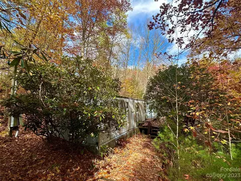 260 Simple Pl, Glenville, NC 28736