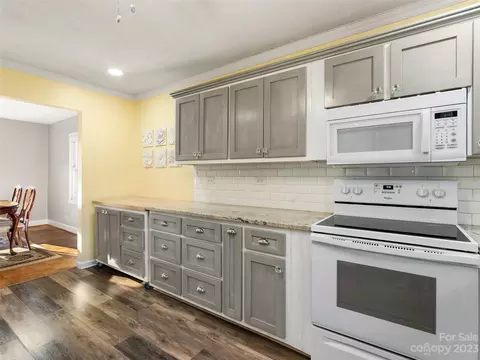 95 Leaf Ln, Clyde, NC 28721 photo 13