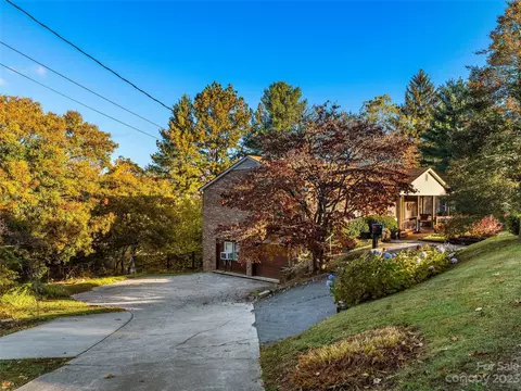 95 Leaf Ln, Clyde, NC 28721 photo 3