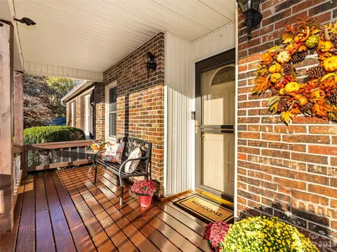 95 Leaf Ln, Clyde, NC 28721 photo 5