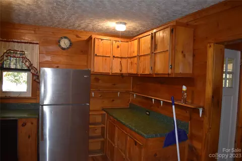 543 State St, Marion, NC 28752 photo 17