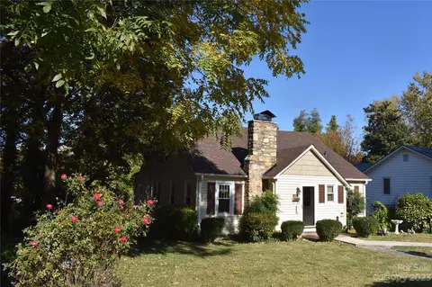 543 State St, Marion, NC 28752 photo 3