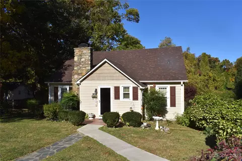 543 State St, Marion, NC 28752 photo 2