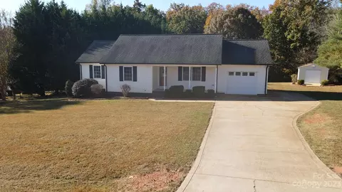 2708 Union Ridge Dr, Lincolnton, NC 28092
