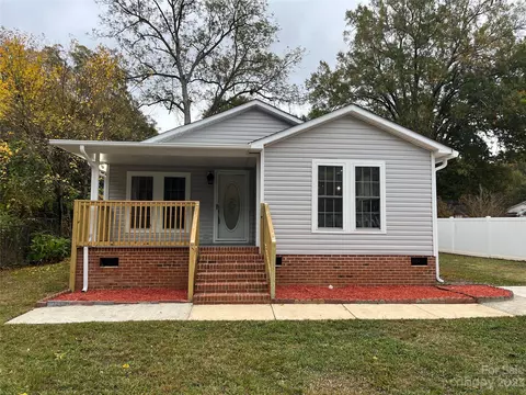 153 Loomis St, Chester, SC 29706