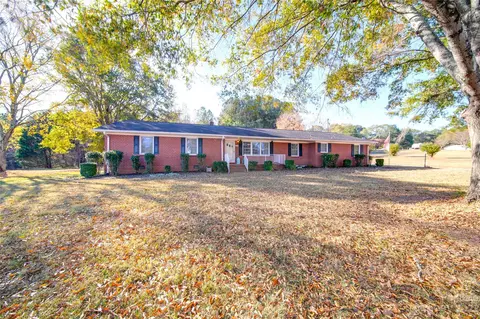 1108 Dallas Stanley Hwy, Dallas, NC 28034