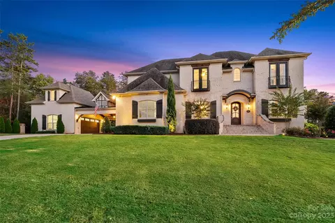 823 Harvest Pointe Dr, Fort Mill, SC 29708