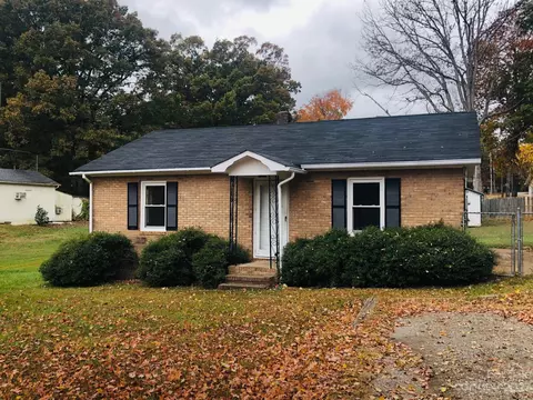 406 Lindsey St, Statesville, NC 28625