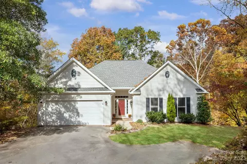 49 Eastmoor Dr, Asheville, NC 28805