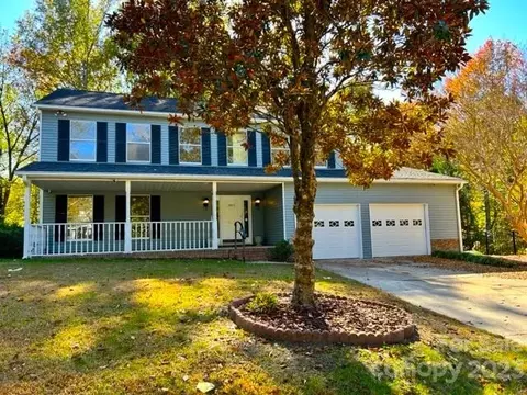 1302 Brittle Creek Dr, Matthews, NC 28105