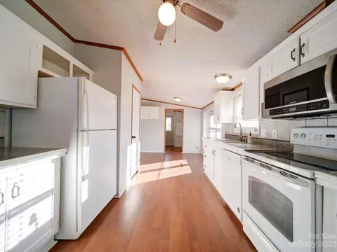 672 Abbeydale Rd, Harmony, NC 28634 photo 8