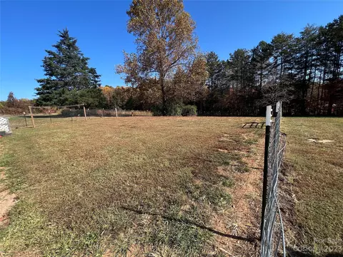 672 Abbeydale Rd, Harmony, NC 28634 photo 23
