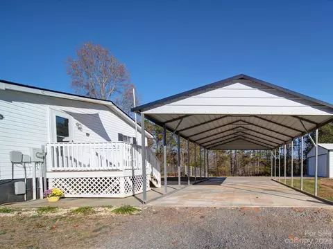 672 Abbeydale Rd, Harmony, NC 28634 photo 4