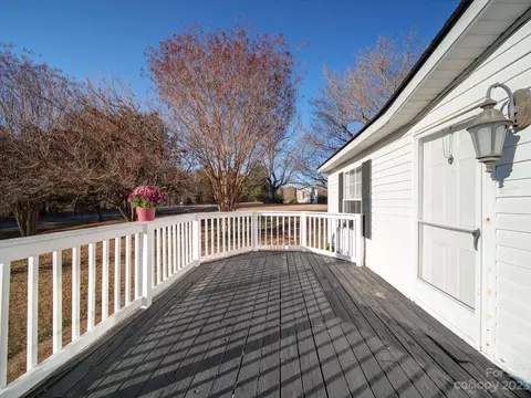 672 Abbeydale Rd, Harmony, NC 28634 photo 18