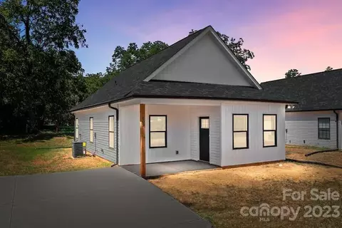 407 W Miller St, Jefferson, SC 29718
