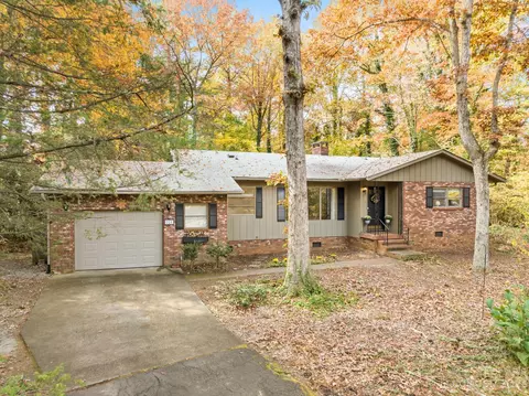 721 Heatherwood Dr, Hendersonville, NC 28792