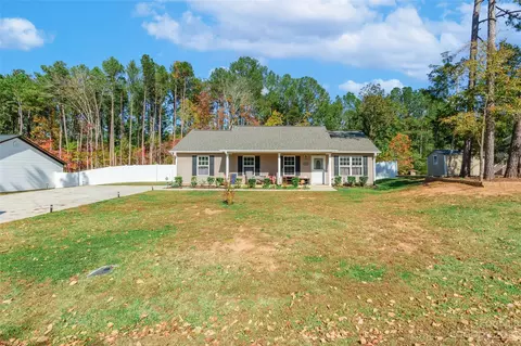 962 Westminster Dr, Lancaster, SC 29720