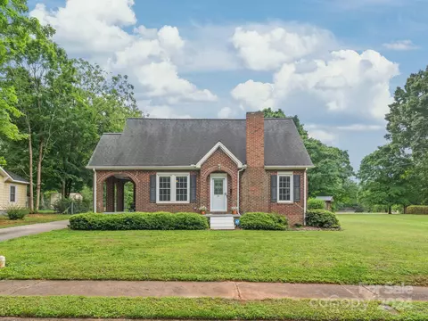 211 Fulton St, Kings Mountain, NC 28086