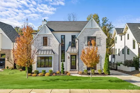 3129 Cramer Pond Dr, Charlotte, NC 28205