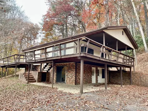 299 Snow Hill Rd, Bakersville, NC 28705