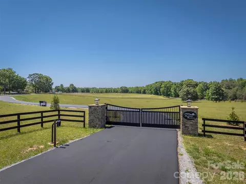 Mountain Meadows Lane, Tryon, NC 28782 photo 2