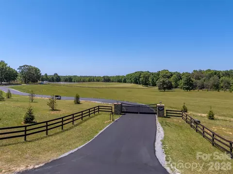 Mountain Meadows Lane, Tryon, NC 28782 photo 15