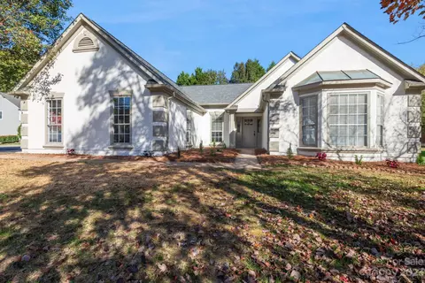 8440 Red Cypress Ct, Charlotte, NC 28216