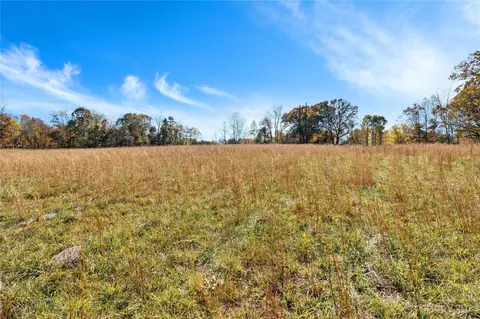 66 Scott Meadows Dr, Asheville, NC 28806