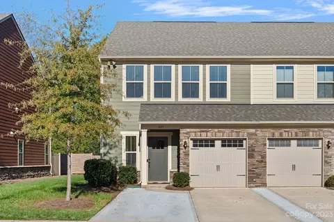 335 Park Meadows Dr, Matthews, NC 28104